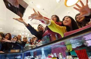 填满女孩骚穴在线观看中国人依然爱赴日旅游 消费已由爆买转向网购
